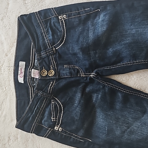 Candies Capri Low Rise Jeans Cuffed - Picture 2 of 7